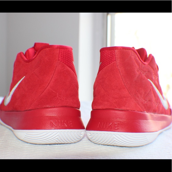 New Nike Kyrie 3 “University Red” Size 5.5Y 6.5Y - Picture 2 of 6